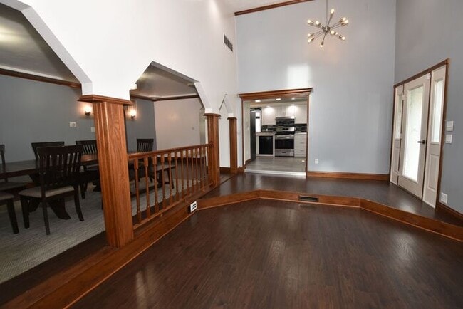 Photo - Mishawaka 4 bedroom with a Primary suite a...
