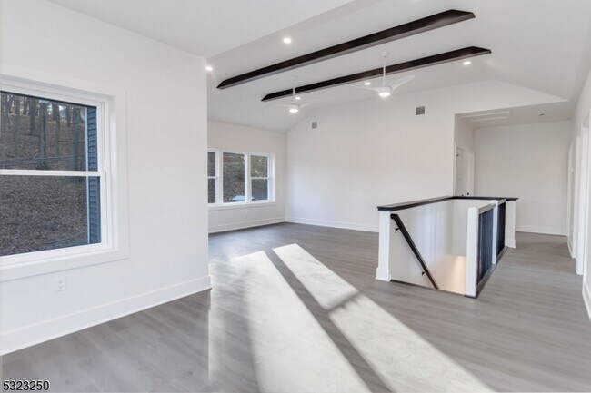 Photo - 140 Washington St