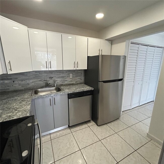 Photo - 8311 SW 142nd Ave Unit J202