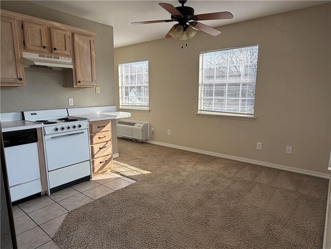 Photo - 800 W Tahlequah St Unidad B