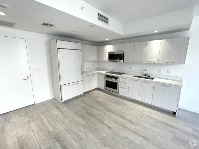 Building Photo - 55 SW 9th St Rental