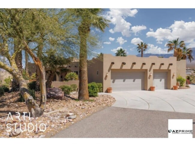 Building Photo - Scenic