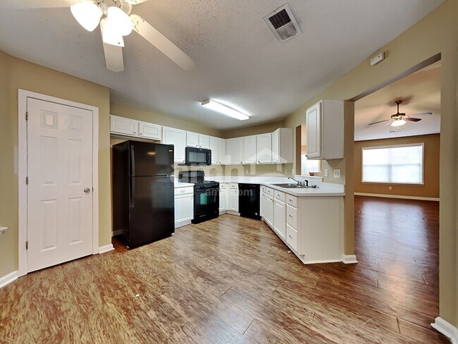 Photo - 2254 Dresden Grn NW