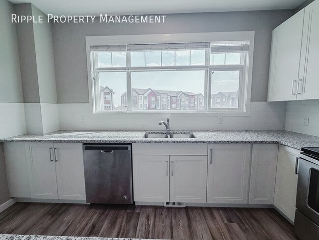 Photo - SPACIOUS 3 BEDS, 2.5 BATHS TOWNHOUSE | DOUBLE ATTACHED GARAGE