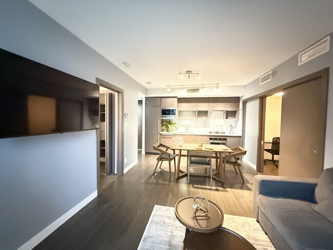 Photo - 68 Smithe St