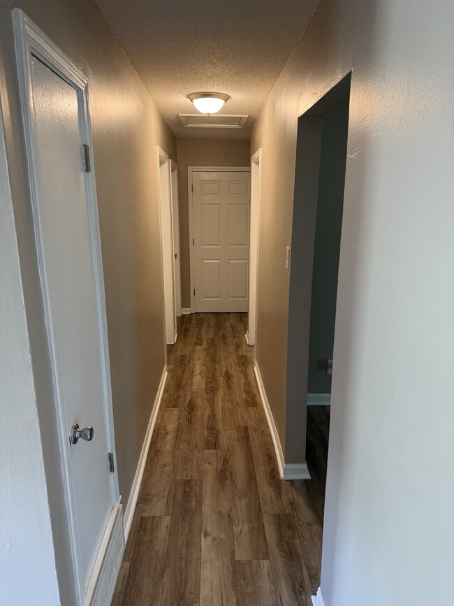 Photo - 2881 Normandy Dr