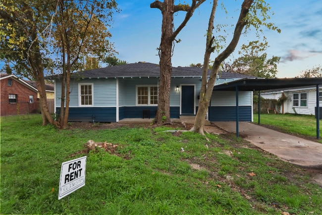 Building Photo - 130 E Witcher Ln