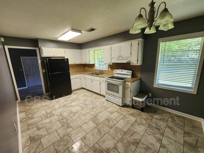 Photo - 1406 Jackson Dr