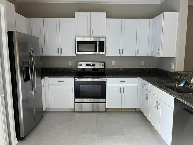 Photo - 1498 Cassius St