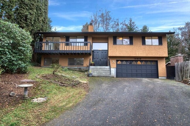 Building Photo - 4 bedroom in Seattle WA 98125 Rental