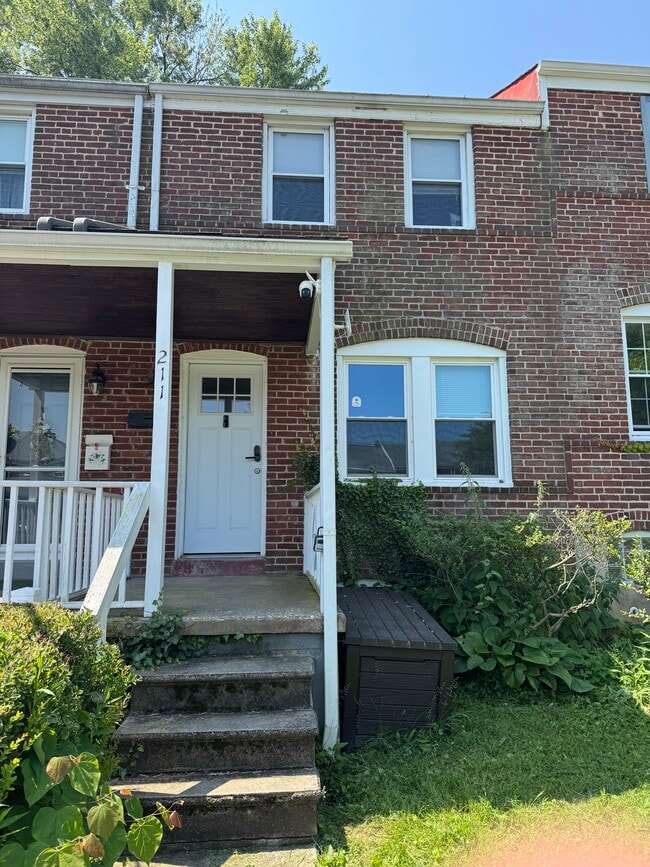 Photo - 211 Willow Ave