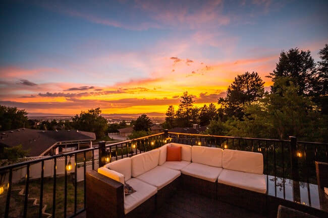 Photo - 931 Green Oaks Dr Unidad Upstairs