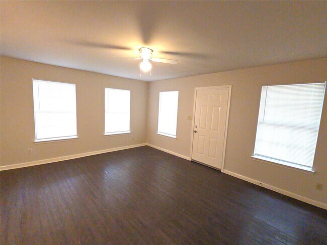 Photo - 5607 Grace Point Ln