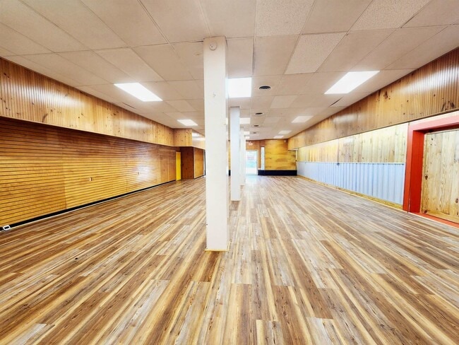 Photo - 129 N Jefferson St