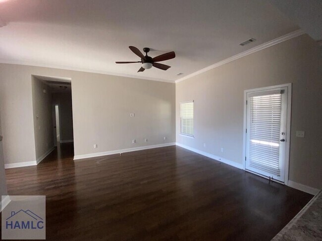 Photo - 729 Burke Dr