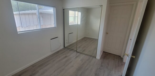 Photo - 1688 Linden St