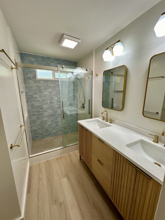 Photo - Renovated 3BR/2BA Home with Ocean Views – Aina Haina