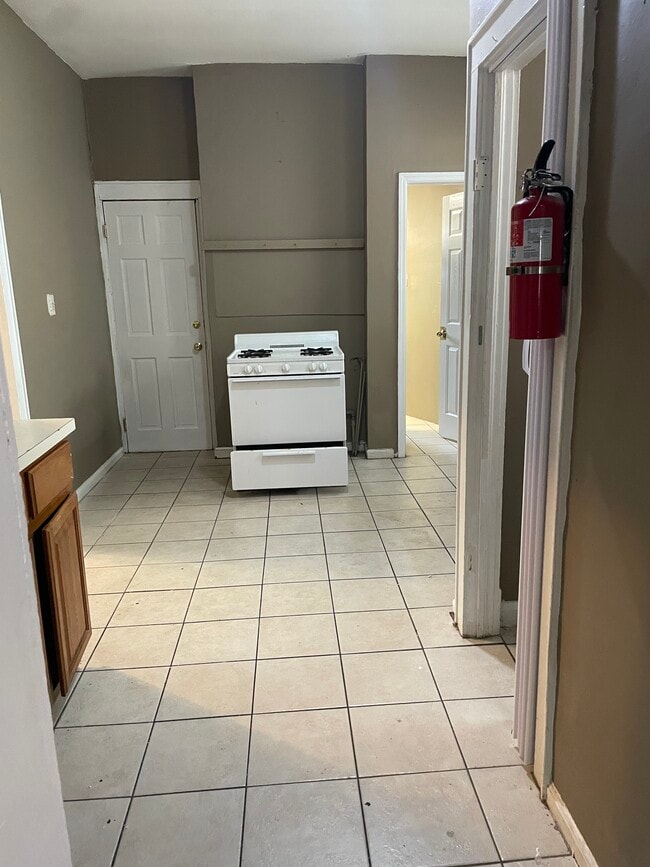 Photo - 123 Somerset St Unit apt 1