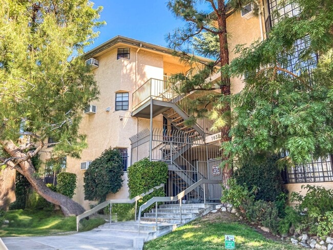 Sherwood Apts - Tujunga