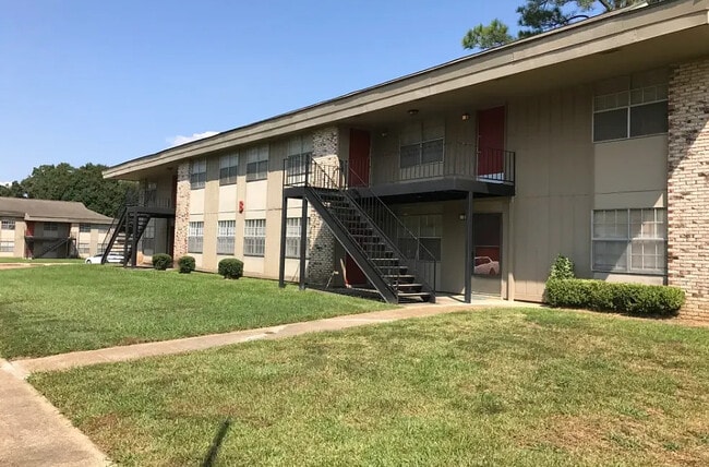 Riverbreeze Manor Apartments