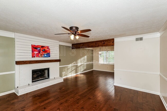 Photo - 721 Mattan Point