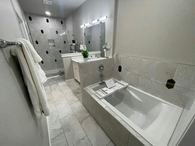 Photo - 1021 Calvin St