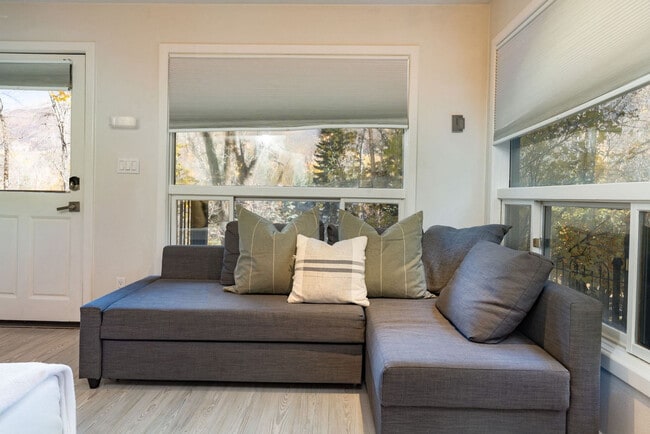 Photo - 900 E Hopkins Ave Unidad ID1339912P