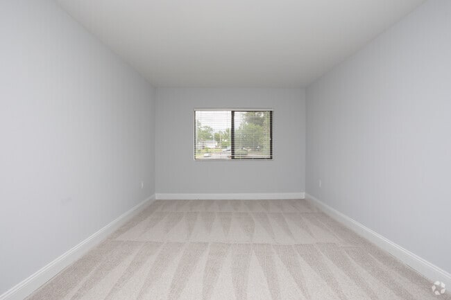 3BR, 2BA - 1,343 SF