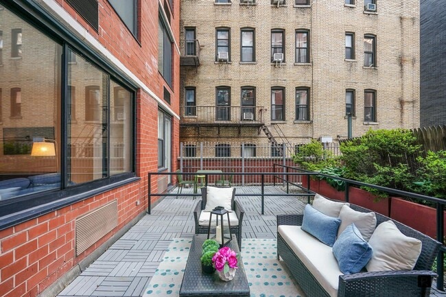 Building Photo - 215 W 95th St Unit 2-N