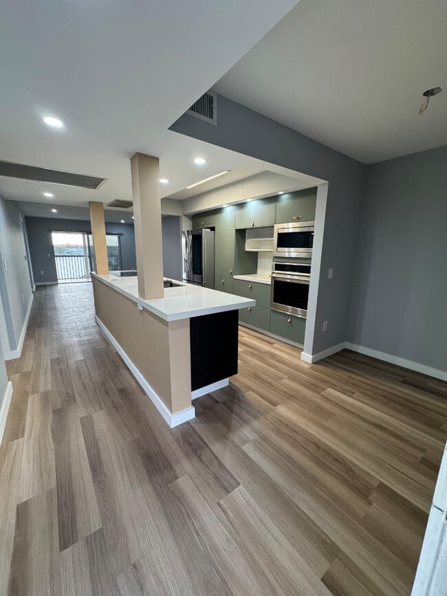 Photo - 1500 SW 131st Way Unidad 404N