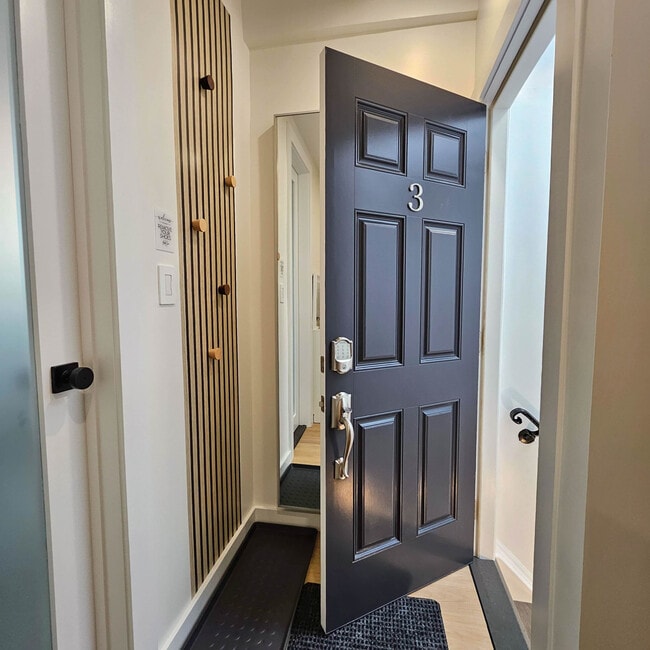 Photo - 3239 46th St