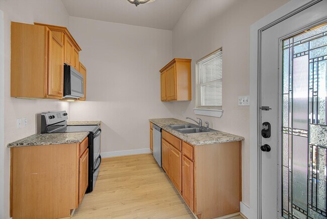 Photo - 1017 11th St Unidad 2