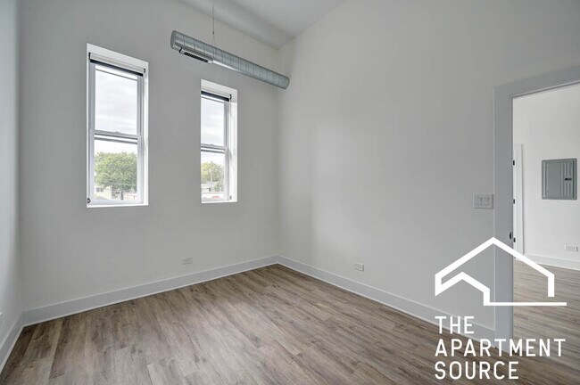 Photo - 4733 N Western Ave Unit 205