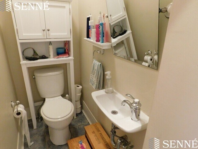 Photo - 8 Kelly Rd Unit 1