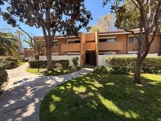 Photo - Updated 2 Bed, 2 Bathroom Condo For Rent w/ Parking! - South Coast Metro Unit 298