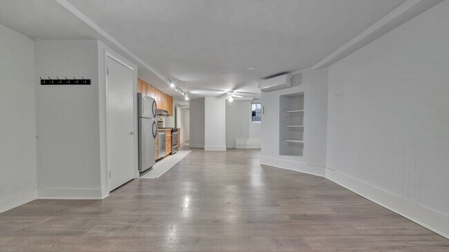 Photo - 2125 N St NW Unidad A