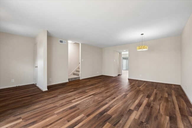 Photo - 2065 Winrock Blvd Unidad 55