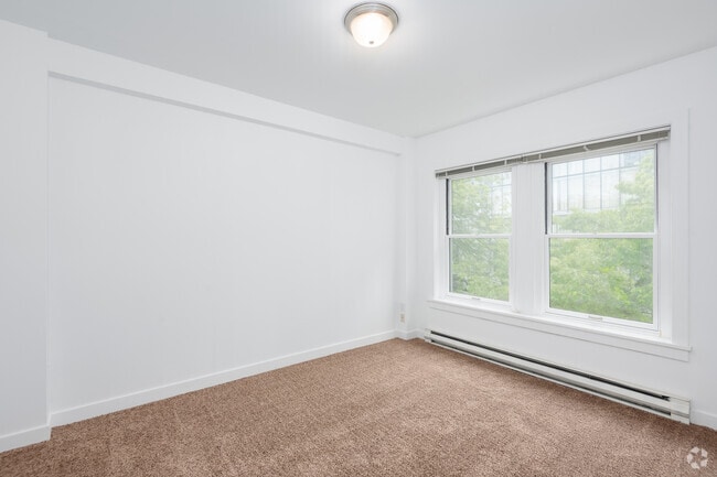 2BD, 1BA - 955SF