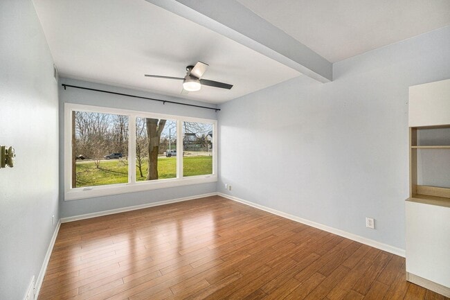 Photo - 1325 S Maple Rd Unit 201