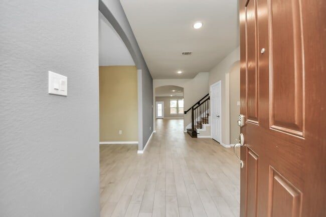 Photo - 28215 Shorecrest Ln