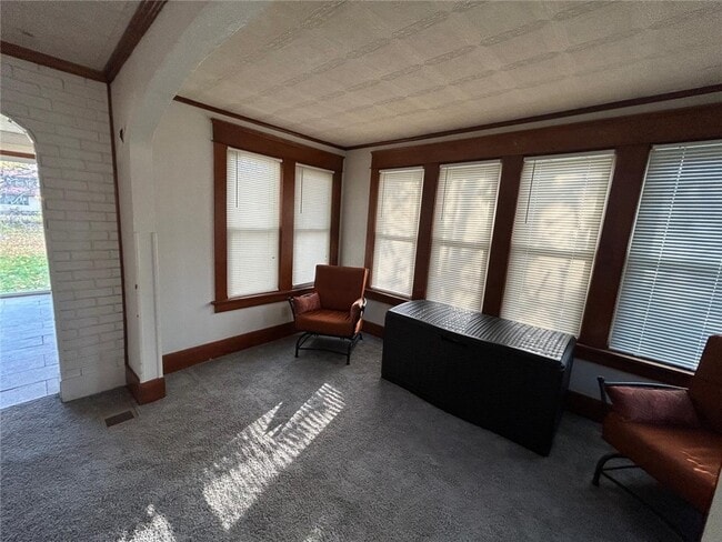 Photo - 125 Windsor Rd