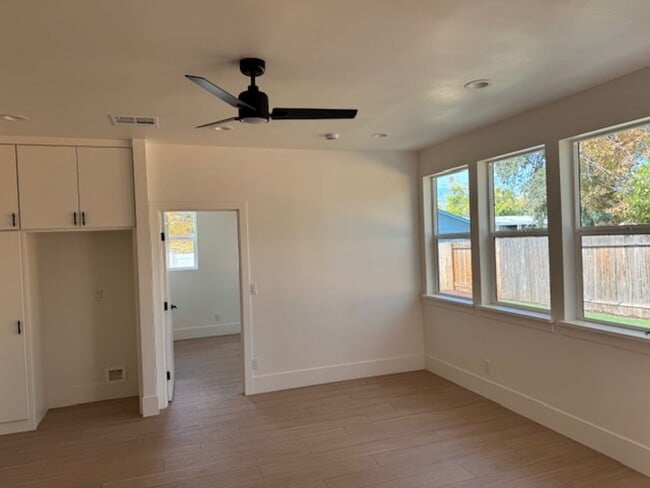 Photo - 677 Whyte Ave Unidad 677 Whyte Avenue