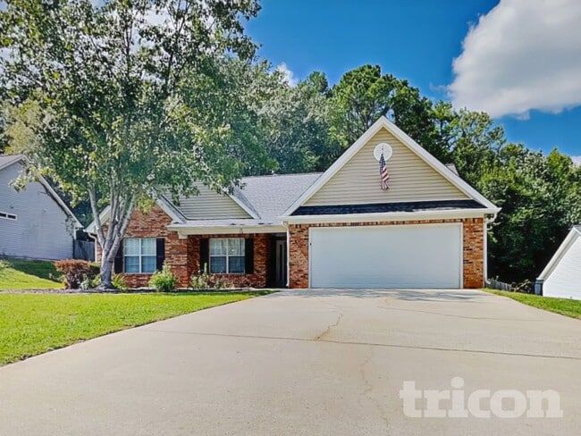 Photo - 205 Syracuse Ln