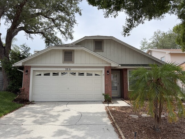 Building Photo - 3 Bed/2 Bath
