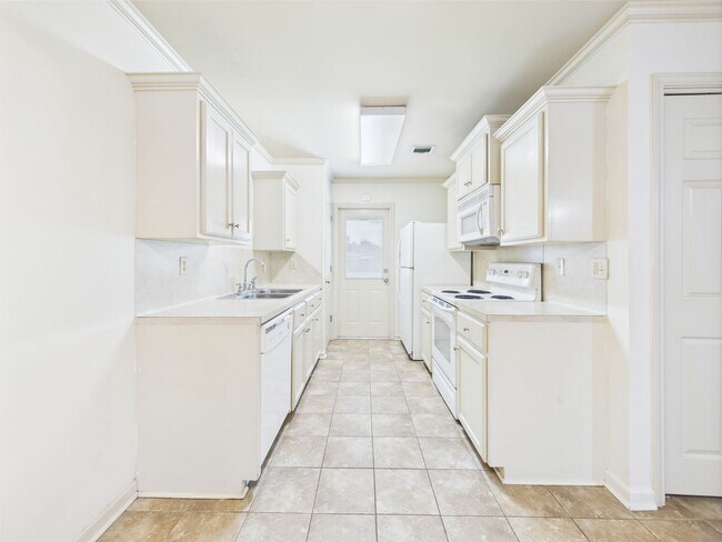 Photo - 109 Country Ln Unit B