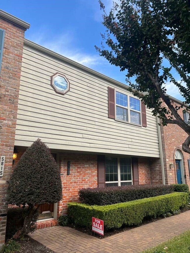 Building Photo - 5817 Valley Forge Dr Unit 90