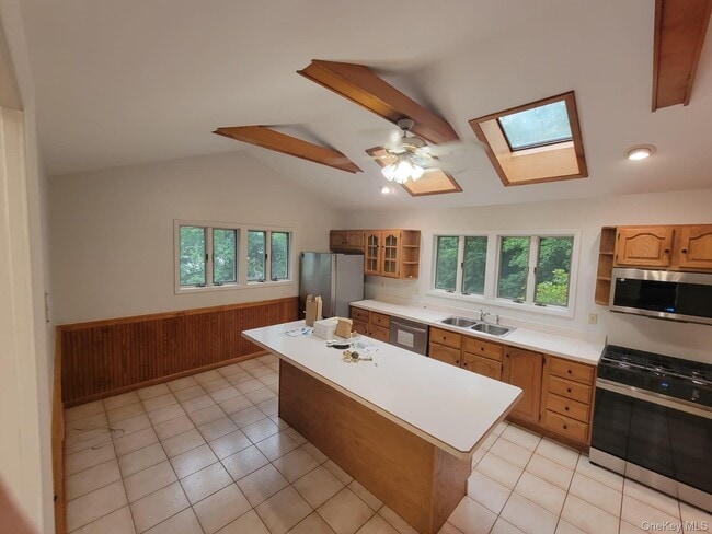 Photo - 124 Forshay Rd