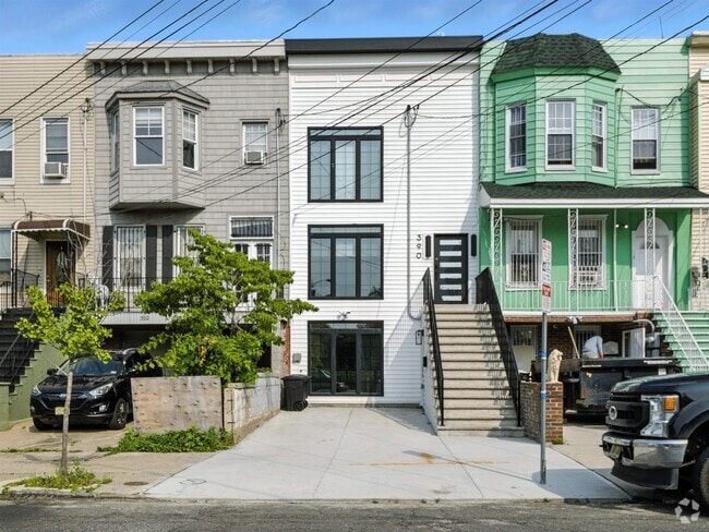 Building Photo - 390 Webster Ave Unit 1 Rental