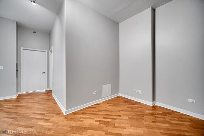Photo - 1600 S Indiana Ave Unit 903