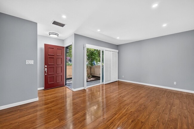 Photo - 1935 Olmo Way